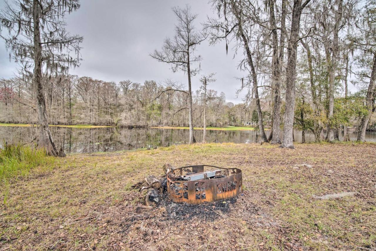 Unplugged Withlacoochee Riverfront Retreat! 부시넬 외부 사진